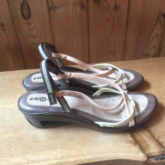 J-41 Adventure On Galaxy Leather & Vegan Low Wedge Strappy Thong Sandal Size 9M - Picture 6 of 9